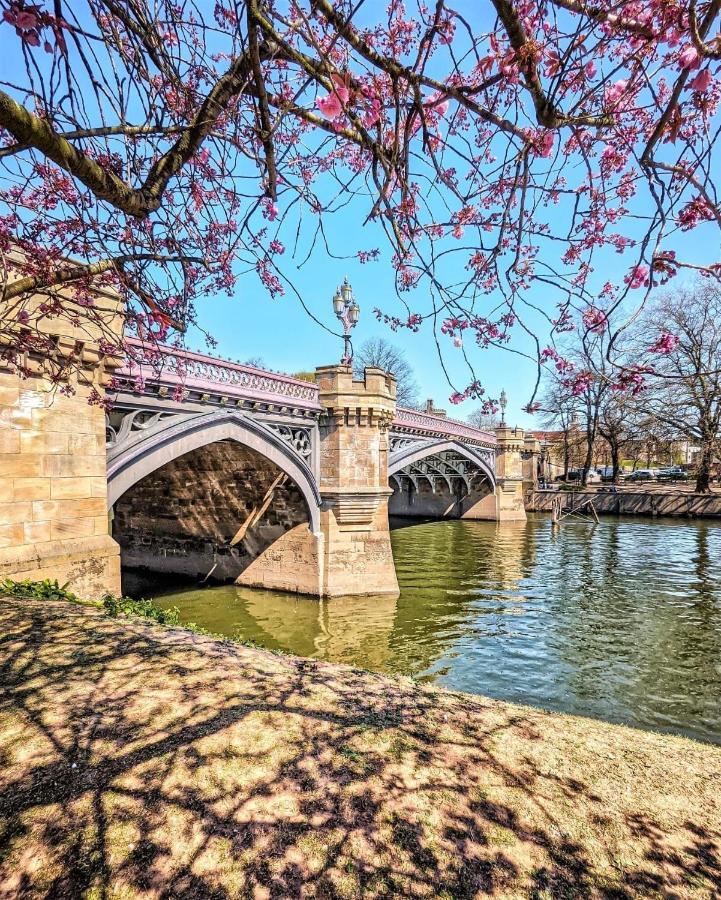 Superb City Centre Apartment Within The City Walls York Extérieur photo